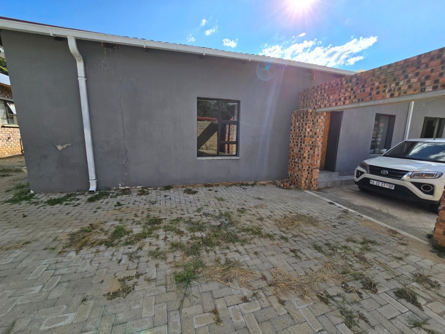 7 Bedroom Property for Sale in Bethlehem Free State